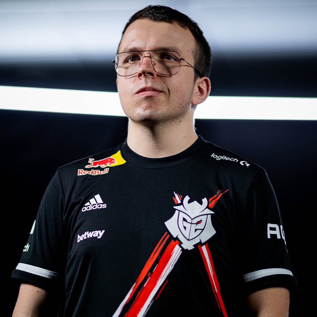 G2 Esports, uzun süredir yedekte bulunan CS:GO oyuncusu AMANEK ile yollarını ayırdı.