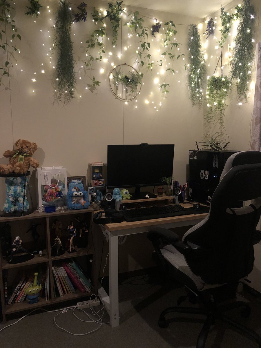 toxicchintomoJP's tweet photo. My pc room😩💖 #gamergirl #pcroom #japanese #japanesegirl https://t.co/Iek1AyqUfh