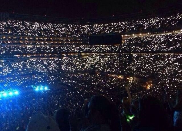 mustbelalalove's tweet image. “directioners are legends and legends never die” #12yearsofonedirection