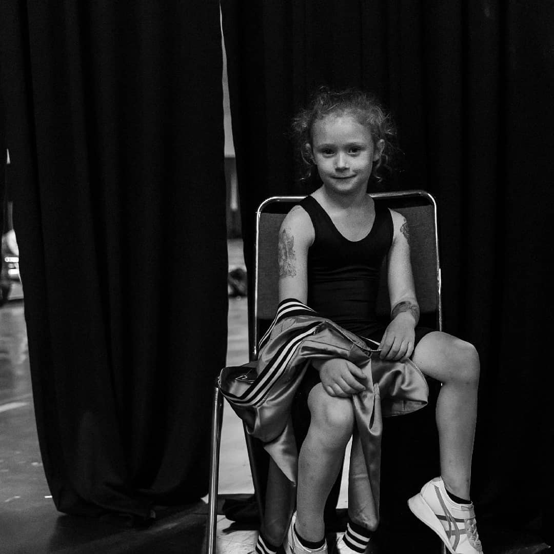 roryvanulft's tweet photo. 🌟#backstage in Anaheim with youngest ever USA Weightlifting youth nationals athlete, 6-year-old @roryvanulft 

Photo by Dave Pullis for Lifting Life.

Follow @roryvanulft on Twitter, Instagram and TikTok for more.

#weightlifting #fitness #crossfit #motivation #training #fbf https://t.co/L0PRUe3sGz