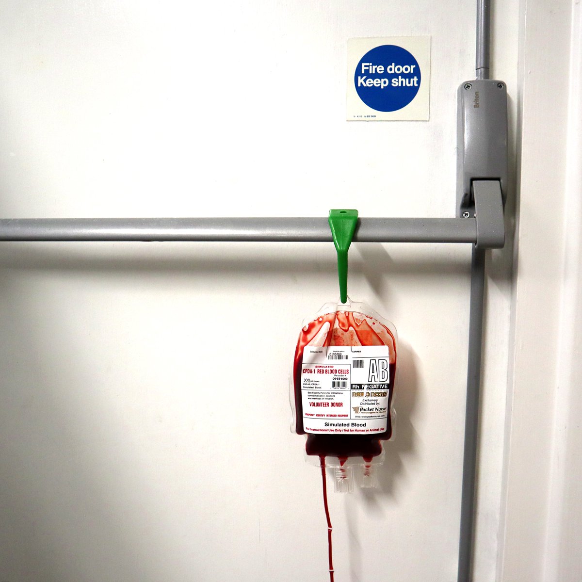 MantisIVHanger's tweet photo. The Mantis IV Hanger, what exactly does it do? 

✅ Removes the need to have valuable team members hold the fluids

✅ Adaptable with 3 simple instructions, #wedgeithookithangit 

✅ Reusable, simply wipe clean.

✅ Space saving.

✅ Easy to store, easy to deploy. https://t.co/K9q3RXUhR9