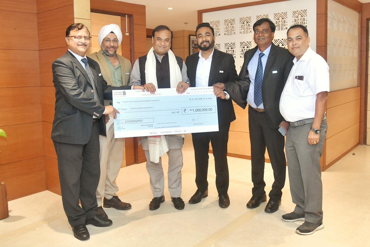 himantabiswa's tweet photo. Grateful to Shri Ashish Bhatt (COO) of APL Logistics Vascor Automotive Pvt Ltd, Gurgaon, for donating ₹10 lakh to CM Relief Fund.

The contribution will augment our ongoing flood relief efforts. https://t.co/SePGafMpx6