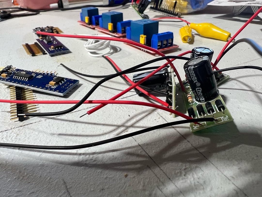 ThePinScientist's tweet image. Time to make some Attract Mod kits for Electromechanical Pinball machines. 

It’s a fun and easy way to give your EM pinball machine some sparkle and life when you’re not playing it. ✨ 

Order yours today! TheEMScoreKeeper.com 

#Pinball
#PinballMod
#PinballMods