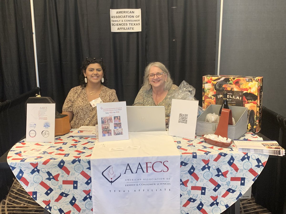 Great week at the FCSTAT conference! AAFCS-TX was able to meet with FCS Teachers at the exhibitors booth! 
FCS Teachers if you were not able to complete our teacher survey please complete it using this link:  ow.ly/uTvL50K1NUR