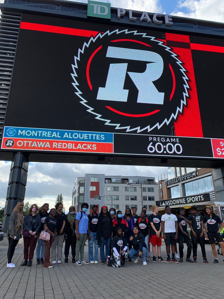 FoundationOSEG's tweet photo. Thank you to @FriendlyFuture for the ultimate VIP experience for our participants in our REDBLACKS Youth Mentorship Program! Our youth enjoyed the Telus Kick for Good activation and a sideline tour before the game! Thanks for your continued support! https://t.co/ZPuV4kXfKQ