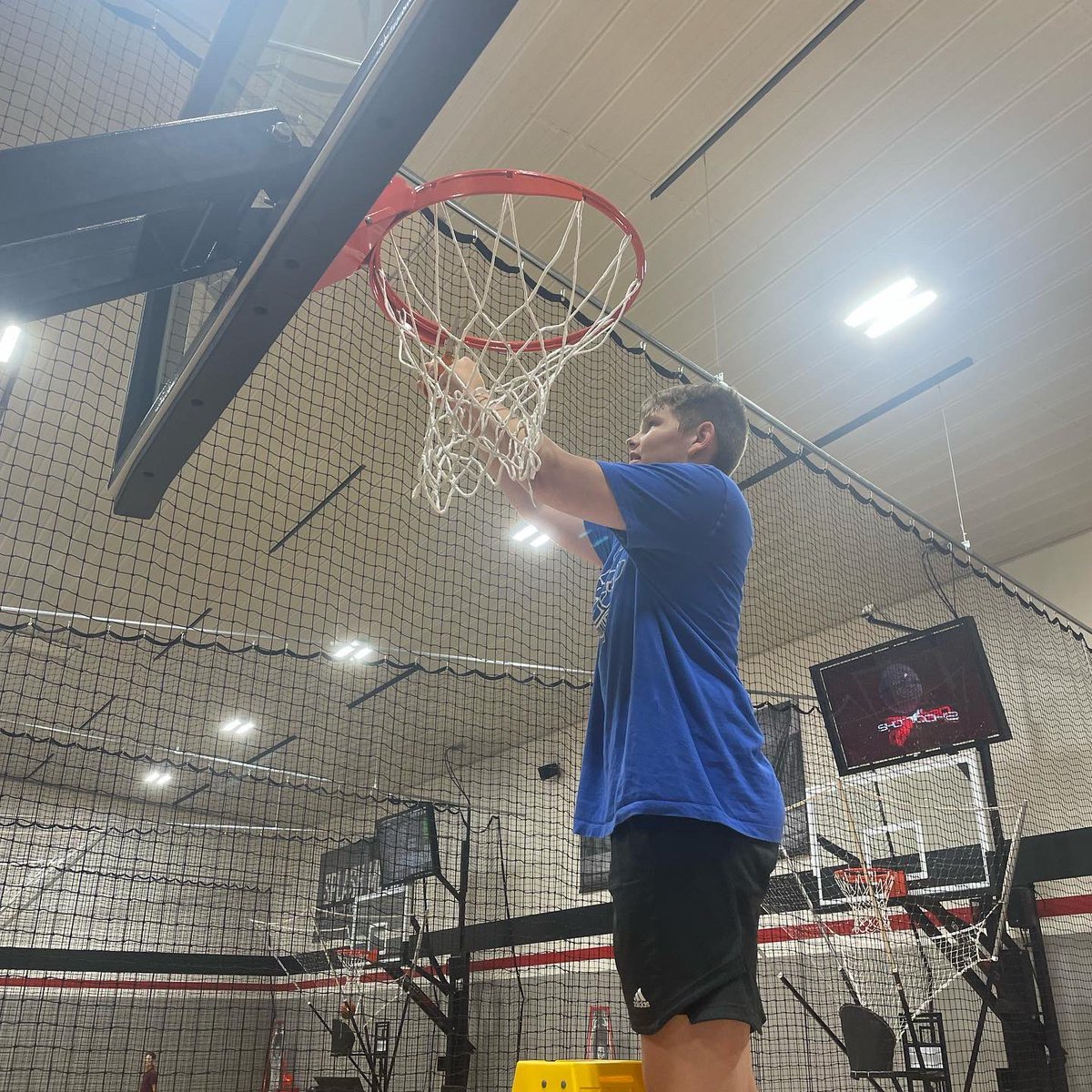 Shoot360Fargo's tweet photo. The buckets keep coming and this time we are congratulating Trent Sanders for reaching 10K‼️ Trent isn’t afraid to take the big shot and he delivered on this milestone‼️ Nice work, Trent‼️ #shoot360fargo #SplashMeter #UnlockYourGame @TrentSanders08 @nodakbasketball https://t.co/dWihN4u2Uu