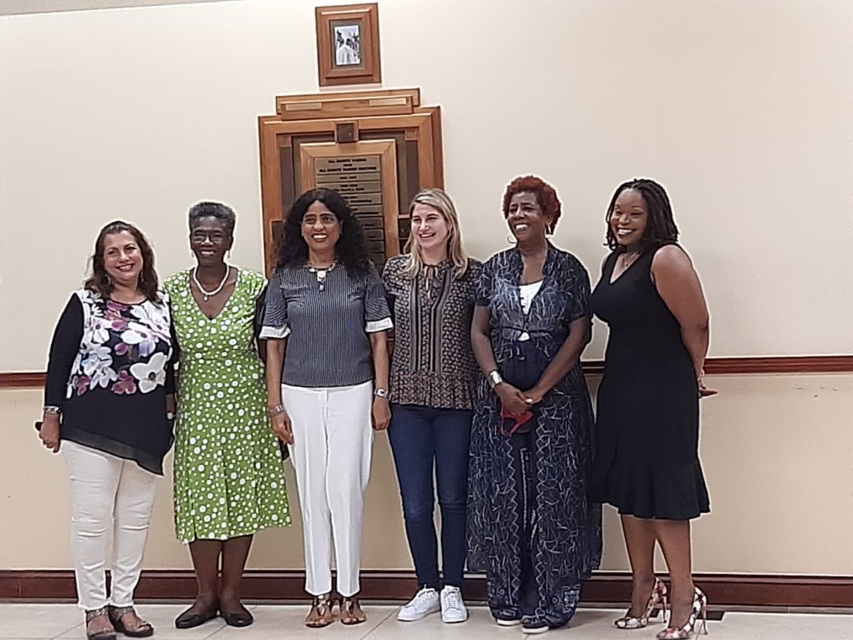 WINAD1999's tweet photo. Jul 17 close-our 2021-22 IGWLP - Intergenerational Women's Leadership Programme - a collab with 
@SoroptiTweet
 POS..great women.
 Congrats to girls who participated &amp; to those who could not make it...we missed you! Thnx to all the Big Sisters....we appreciate you! @unwomencarib https://t.co/C6QCIernBi