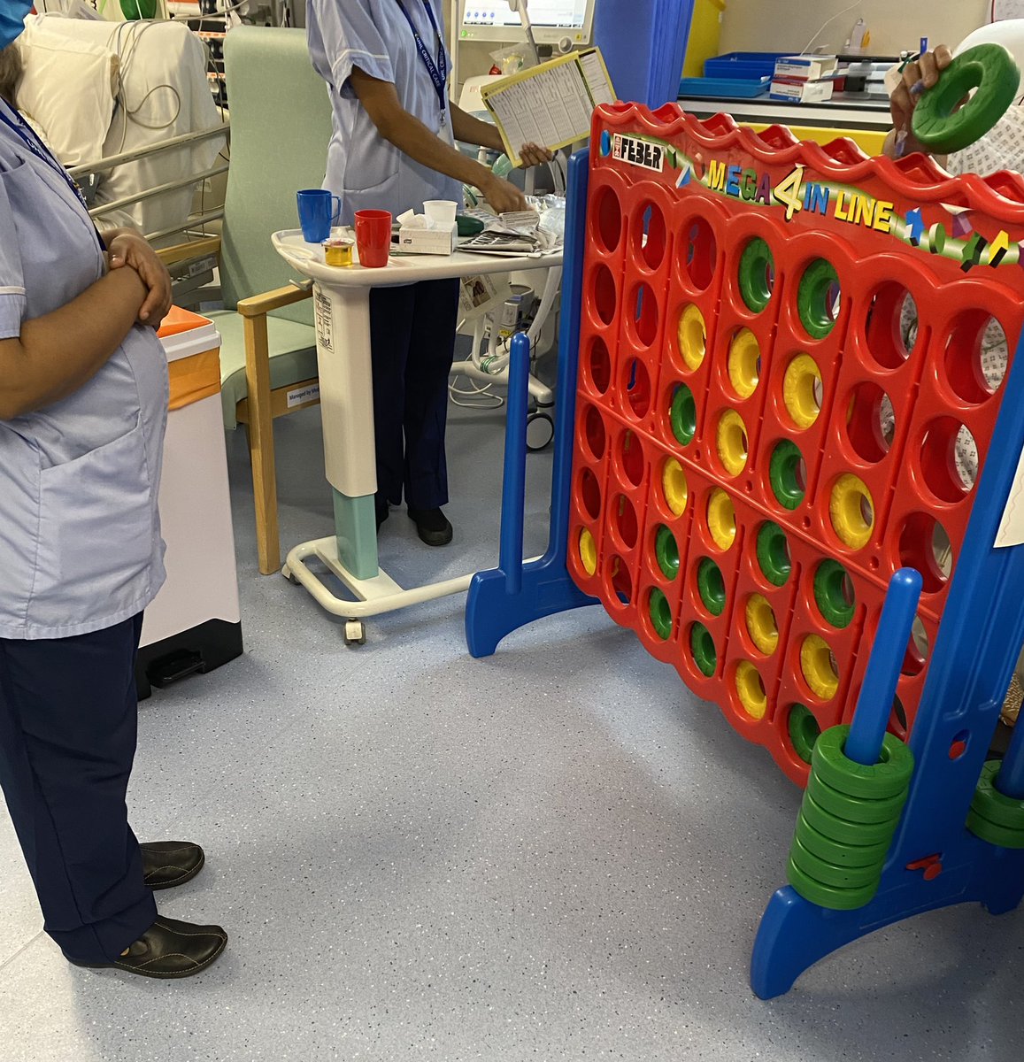Game of giant Connect 4 anyone? Nurses Vs Patients on @AicuLri this afternoon. @Philsykes40 @uhltherapy #ICURehabDay22