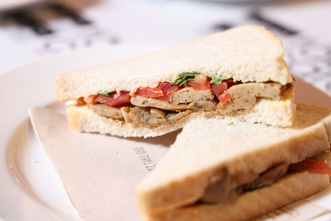 Happy #MeatFreeMonday! 

Get 20% off all veggie sandwiches, vegan sweet-treats and milk alternatives every Monday at The Fab4 Cafes 😋

<a href="/MeatFreeMonday/">Meat Free Monday</a>