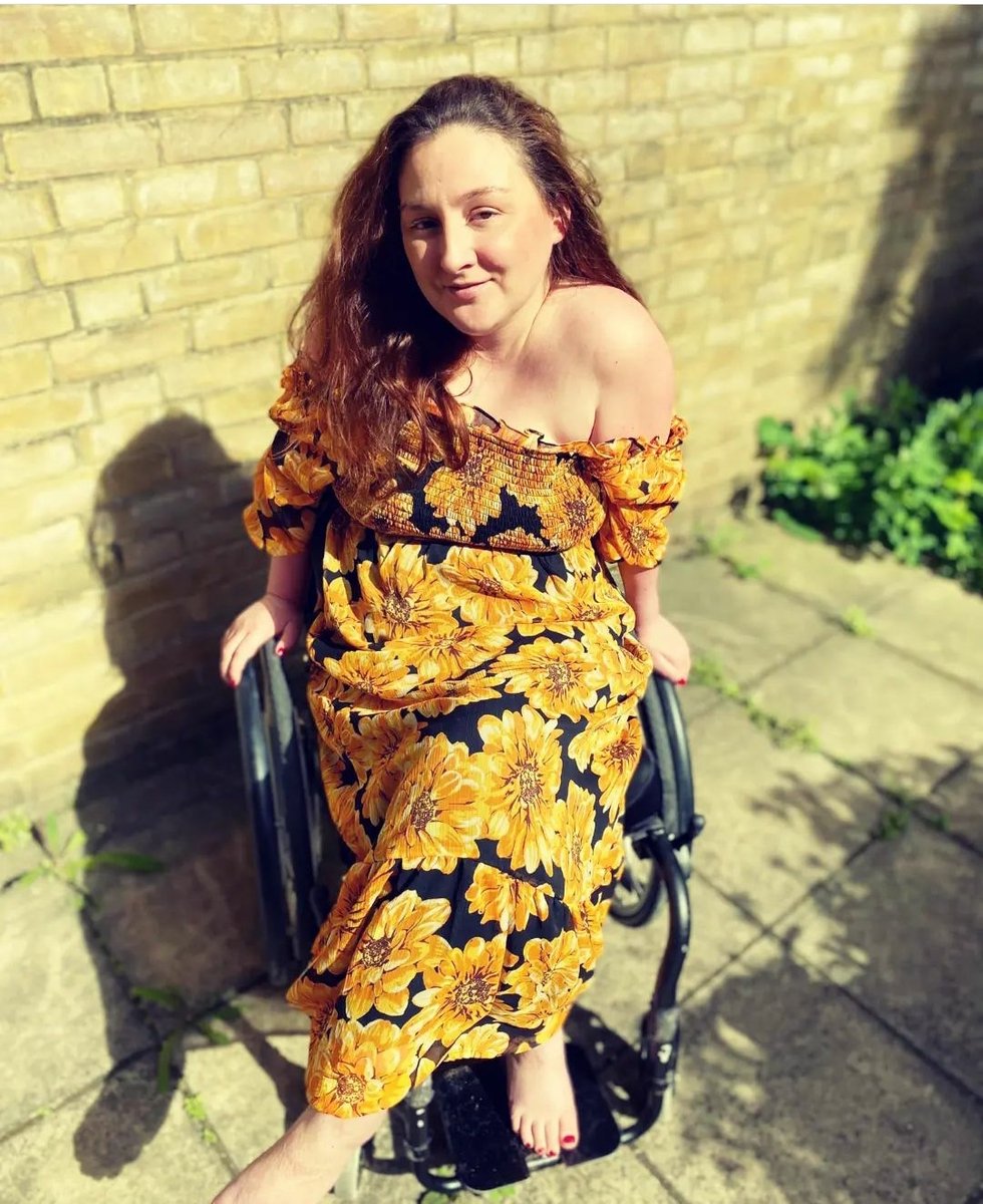 Dress #dorothyperkins

#sunflowers #disabledmodel #sci #dressobsessed #visabilityfordisability #londonfashion #anysizestyle #keeprolling #outfitinspo #sustainablefasion  #fashioninfluencer #wheelchairfashion #strongisthenewpretty #disabledandproud