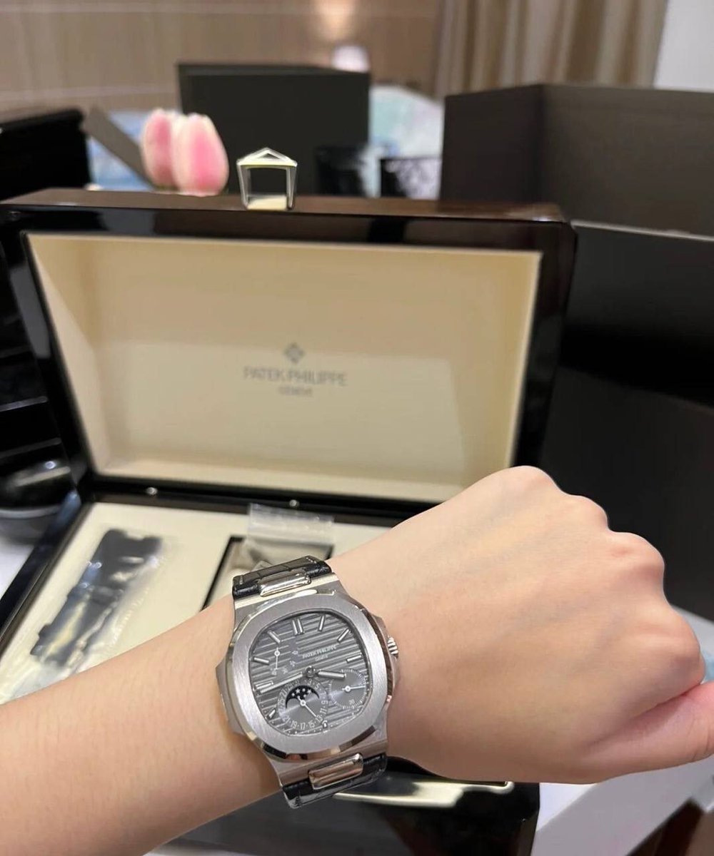 xin_lacey's tweet photo. I really think this watch is nice https://t.co/8H4na5ND6U