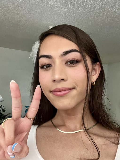 TW Pornstars - Victoria Salvatore. Pictures and videos from Twitter.