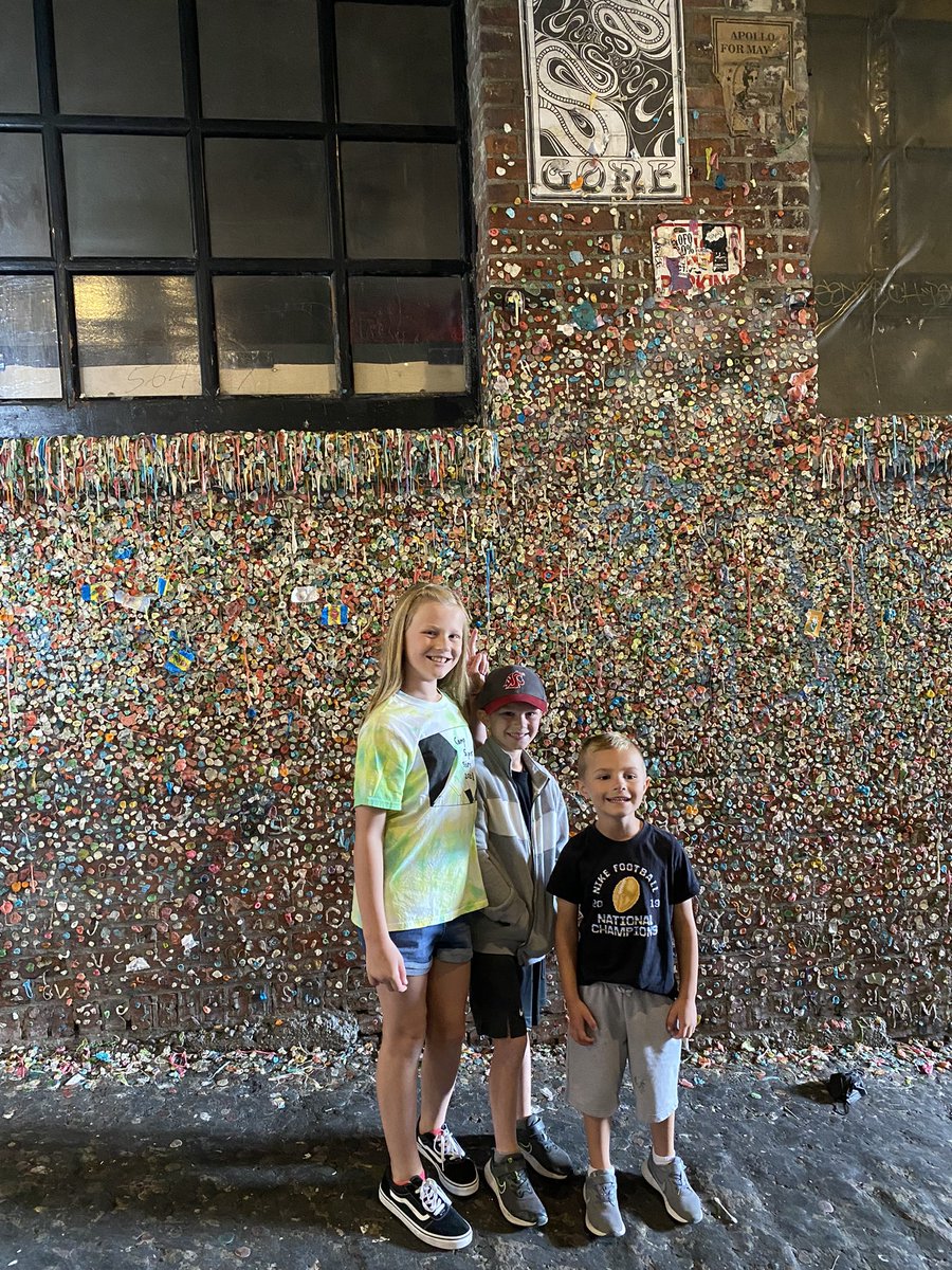 CoachDickert's tweet photo. Enjoying the sights and sounds before Cougs Day with the @Mariners at @TMobilePark   
#SeaUsRise https://t.co/wjQDJrdziv