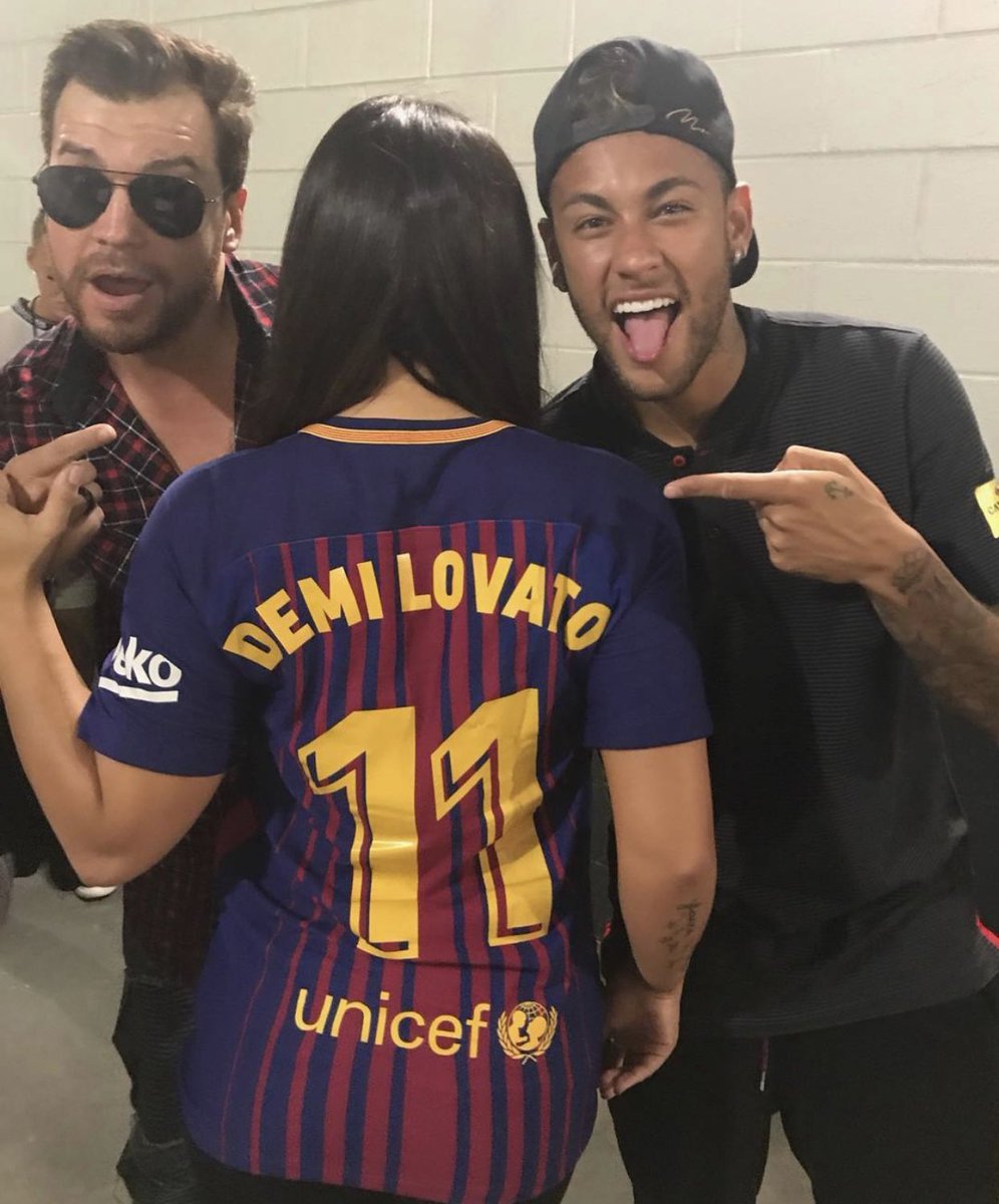 demithrowbackz's tweet photo. 5 years ago today, Demi Lovato attended the FC Barcelona vs. Juventus match in East Rutherford, New Jersey (July 22, 2017). https://t.co/kaHxHHXE2X