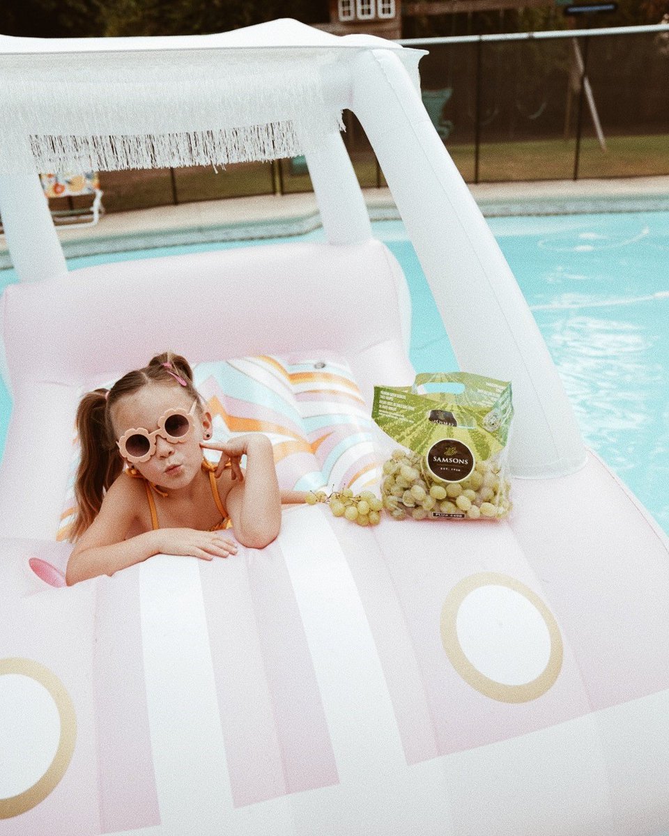 SamsonsGrapes's tweet photo. Have yourself a grape girl summer💞  
📷: @klsd_coShe https://t.co/MkxFPpcUgd