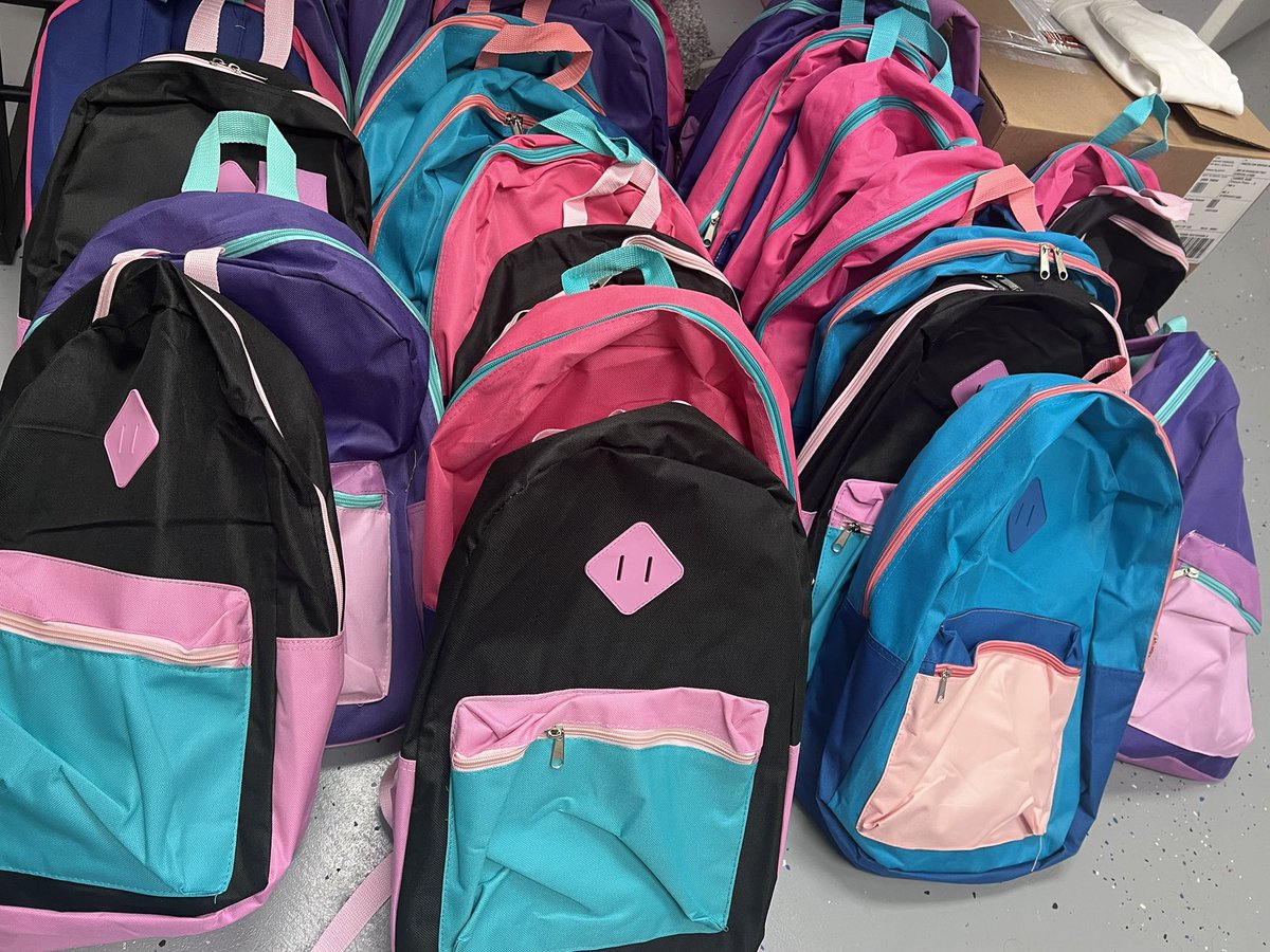 kyla_jayy's tweet photo. Please bring your child to K&amp;J Beauty Supply to receive a book bag Tomorrow!! 7.23.22 12-4 pm 6941 Bellingrath rd . Suite D Theodore, Al 36582 💖 https://t.co/UFR3yExHCM
