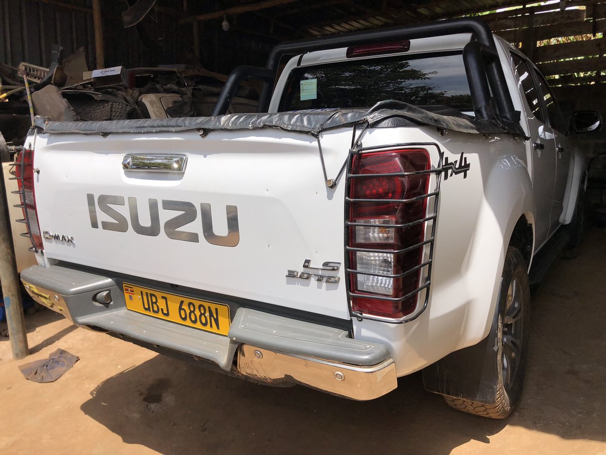 EdenMotoka's tweet photo. #Isuzu #Dmax #doublecabin #diesel #2020model  @140m ug shs #negotiable according to the mode of payment 

=•=•=•=•=•=•=•=•=•=•=•=•=•=•=•=
Call or watsapp me on +256754204464 for negotiations and more details. https://t.co/Ykcu2C63Aw