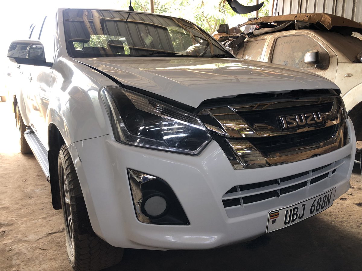 EdenMotoka's tweet photo. #Isuzu #Dmax #doublecabin #diesel #2020model  @140m ug shs #negotiable according to the mode of payment 

=•=•=•=•=•=•=•=•=•=•=•=•=•=•=•=
Call or watsapp me on +256754204464 for negotiations and more details. https://t.co/Ykcu2C63Aw