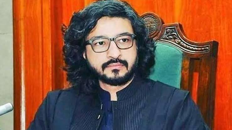 hassanali9379's tweet photo. #traitor #Lanat #lookingforjustice #SavePakistan #SupremeCourtofpakistan https://t.co/kxFM9vS6Ct