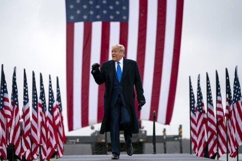 很快就有大新闻了 Telegram 上有多少真正的爱国者？ 无论如何，如果您仍然支持特朗普总统，请分享这张照片！