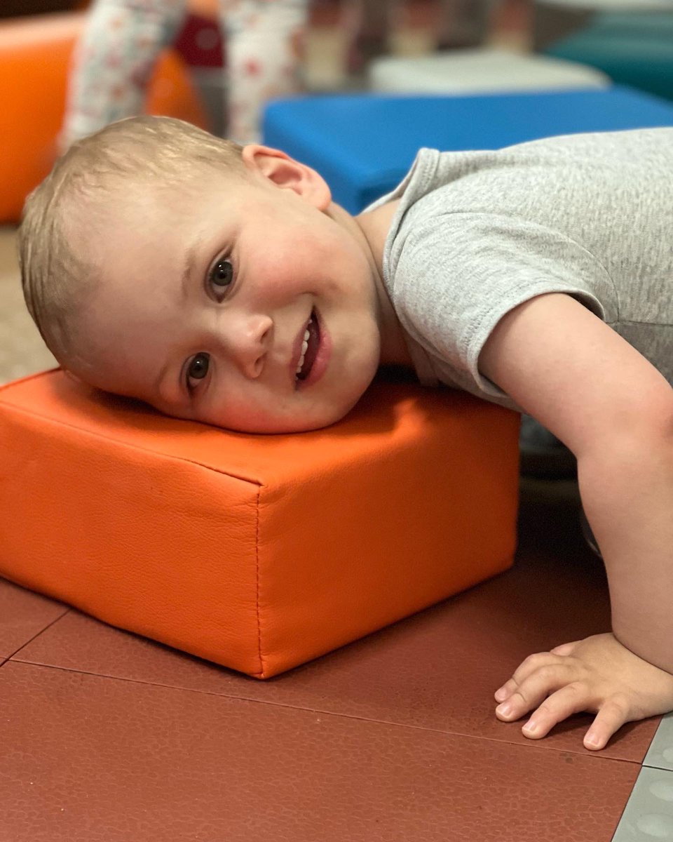 fbacademies's tweet photo. We are all smiles on this sunny Friday before the weekend! Enjoy your weekend everyone 🌞🌻 #kidsu #kidsucanada #sunny #friday #weekend #kids #smiles #fun #play #kids #educate #learn https://t.co/9n7pPKTZhz