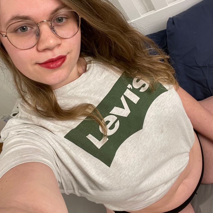 Einen wundervollen Freitag Abend und einen wundervollen Start ins Wochenende 😘😘 https://t.co/myvJglR<a href="/tag/curvy"class="tags"><span>#curvy</span></a><a href="/tag/venusaward"class="tags"><span>#venusaward</span></a>