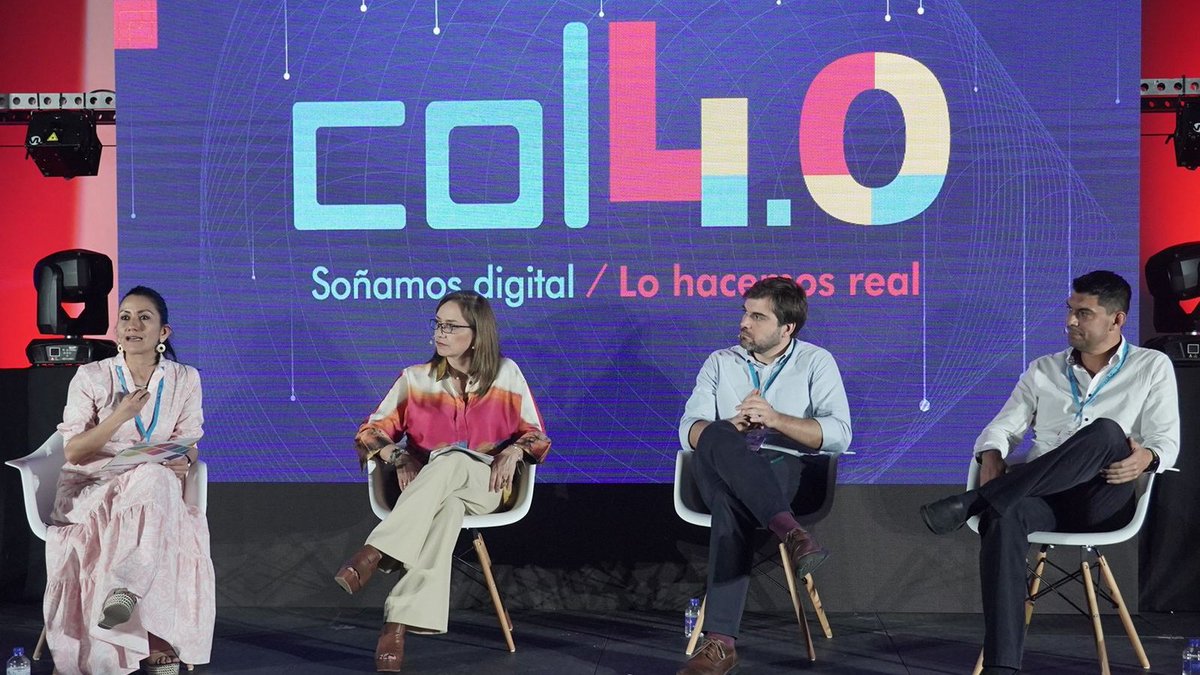 CarmenLigiaV's tweet photo. #EnVivo | Iniciamos el panel "IoT y BIG DATA en Ciudades de Latinoamérica", junto con José Aimer Suárez, de @TelefonicaTech, y @marcelofacchina, de @AgendaCAF. #SoñamosDigital #LoHacemosReal
📽️: https://t.co/lka3FNhfBR https://t.co/QJ8TaqmnSw
