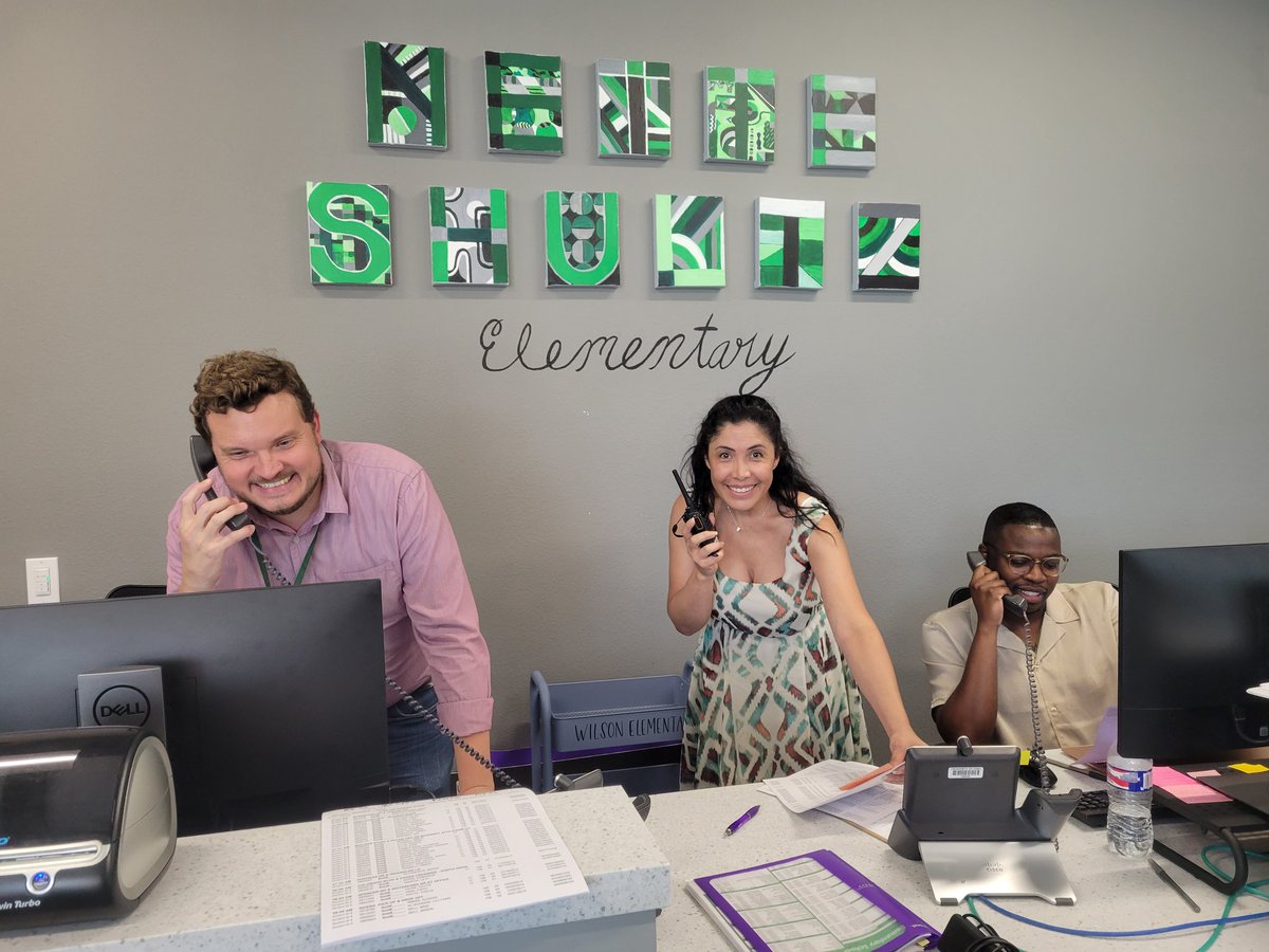 ClaudiaBolivian's tweet photo. When your APs and your secretaries are called for trainings... you have to wear many hats and multi-task.♥️love working with these amazing leaders♥️Matt Preston &amp; @MarvynCWhite #RyanZone #theprincipallife @GinningsElem https://t.co/PepIOvgpWx
