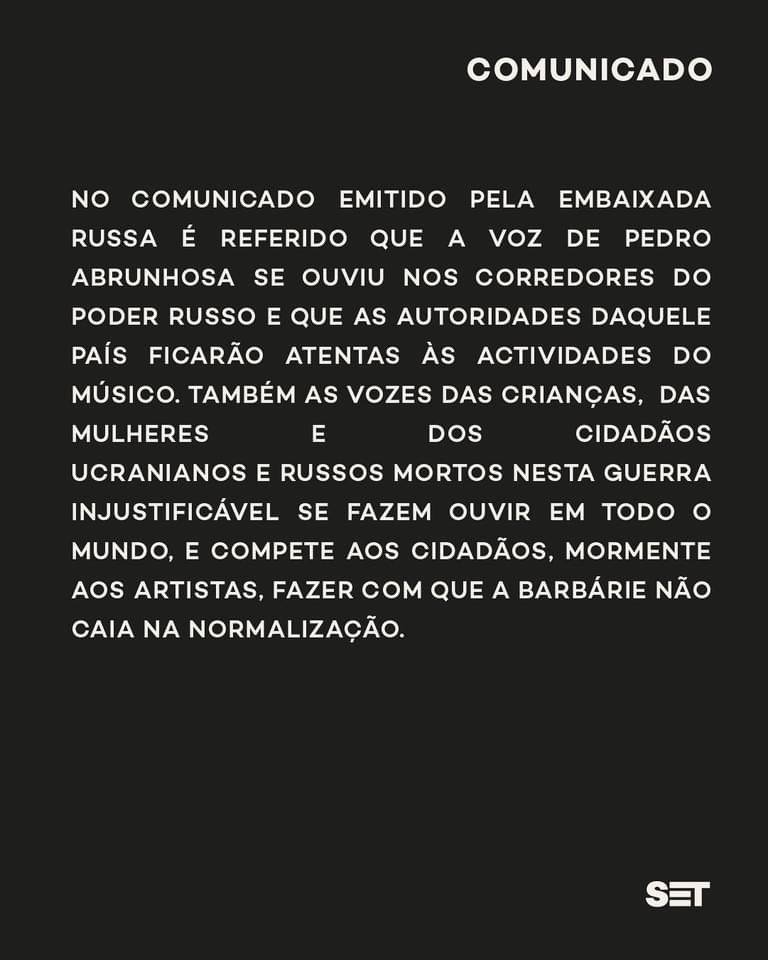Pedro Abrunhosa (ou a sua agência) fez um belo comunicado. Óptimo para ser lido em voz alta pelos seus colegas que vão à Festa do Avante. Fica a sugestão.