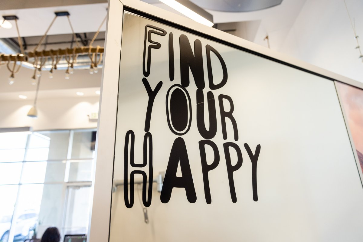 LoveHairCO's tweet image. Happy means new hair! Give us a call at (303) 690-4247 to schedule your appointment now. #ColorAndDesign #Balayage #Haircuts