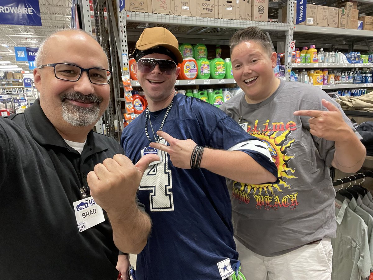 BradDiLeo's tweet photo. Decade’s Day in full effect in D1360! #MSTAppreciationWeek @KovacikSteve @RJBeltran76 @CaraMcintireR18 @lowes_mst https://t.co/JSFtQHIg4Z