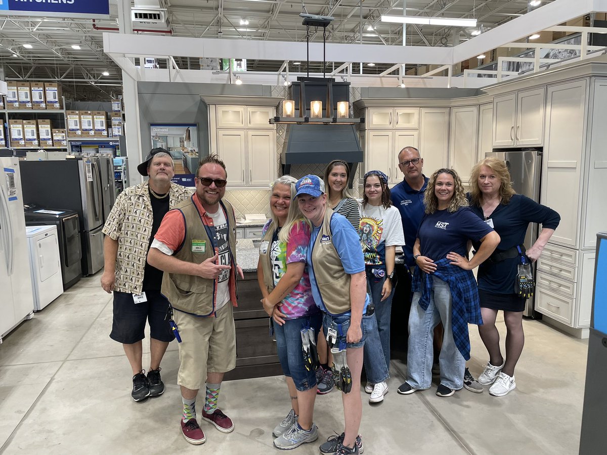 BradDiLeo's tweet photo. Decade’s Day in full effect in D1360! #MSTAppreciationWeek @KovacikSteve @RJBeltran76 @CaraMcintireR18 @lowes_mst https://t.co/JSFtQHIg4Z