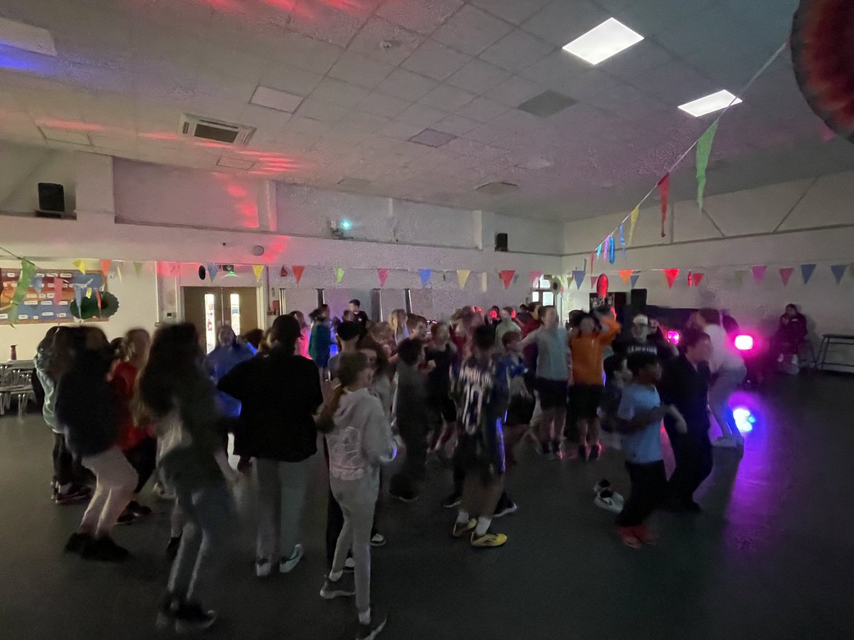 Tyntesfield_MS's tweet photo. It may have rained but nothing was getting in the way of Tyntesfest. https://t.co/l7qt4VsvAq