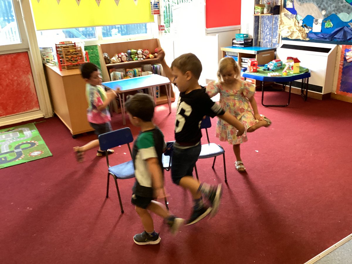 PenlW's tweet photo. Afternoon Wraparound Summer Party 🎉 the children had so much fun with the party games and dancing. Then finished off with a picnic. 🎉🎉 @PenlW https://t.co/jdiaXImgPd