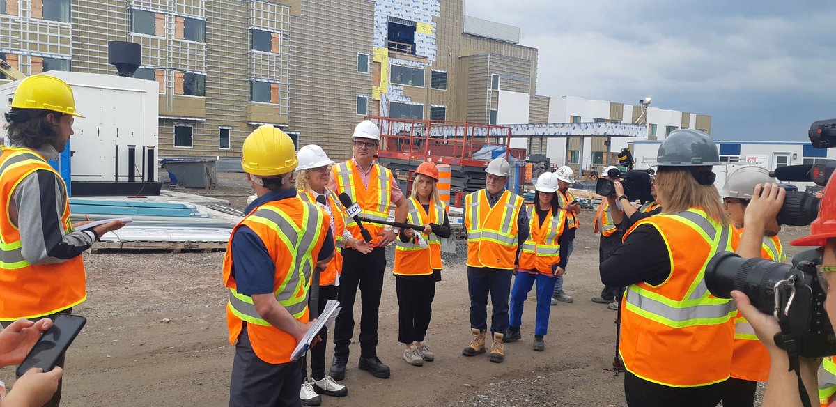 La ministre responsable des Aînés et des Proches aidants, Marguerite Blais a visité les maisons des aînés et alternatives de Roberval, Alma et Chicoutimi cette semaine. Mme Blais s’est dite satisfaite de l'avancement des travaux des maisons. Plus d’info : bit.ly/3z3qaIG