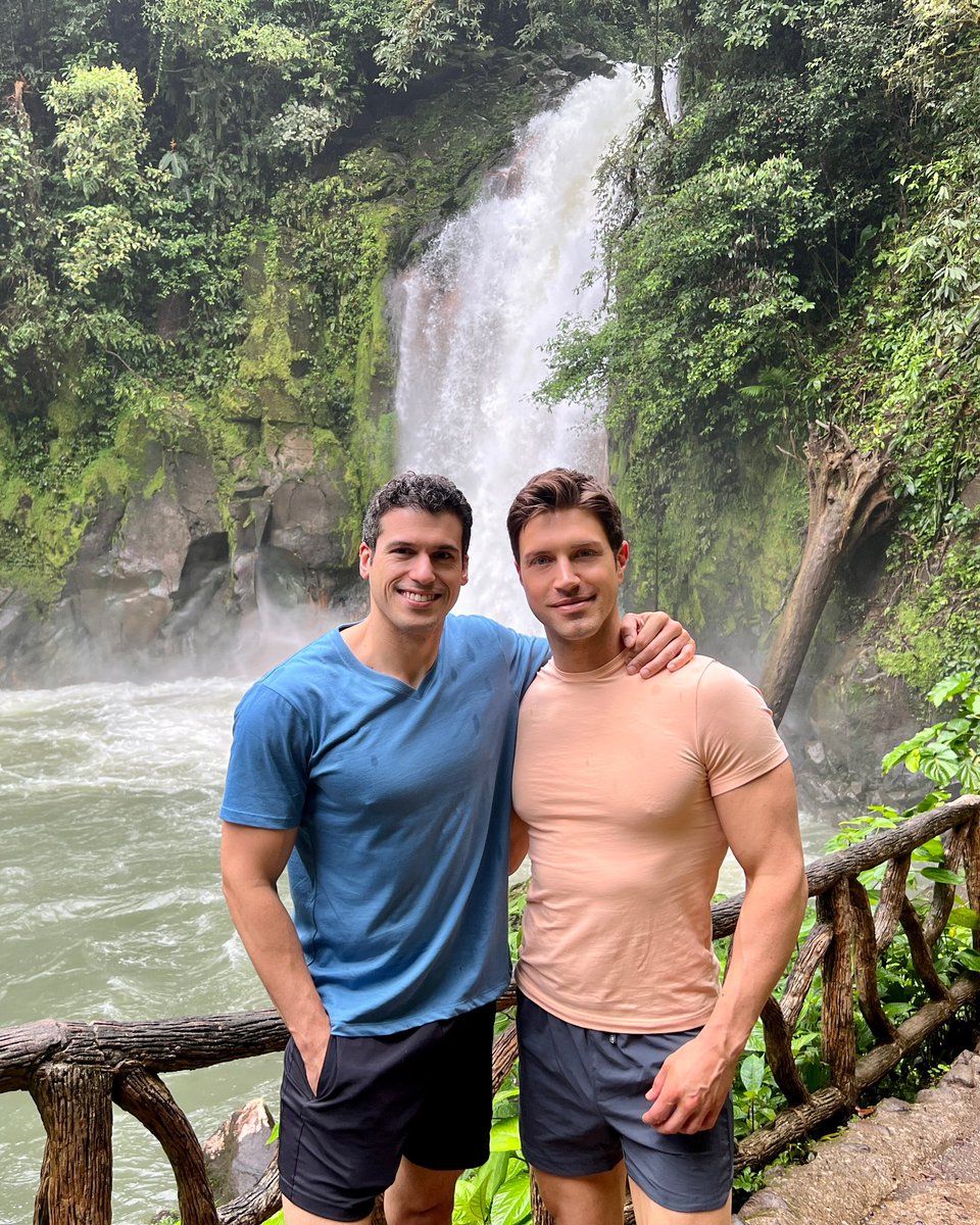 tommydidario's tweet photo. Loved seeing the beautiful #CostaRica with my 💙. Gracias por las memorias, CR! 🦥 #PureVida https://t.co/QNLzlrfkyY