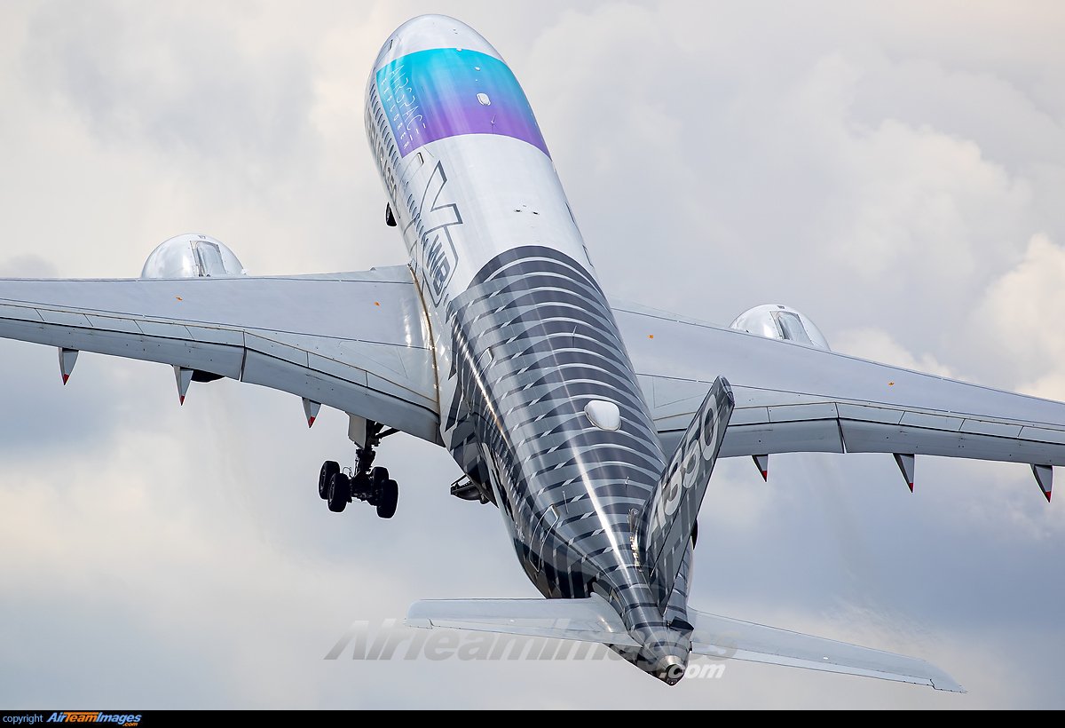AirNavRadar's tweet photo. Airbus A350-900 (F-WWCF) taking off for a display at Farnborough captured by Darryl Morrell - https://t.co/OU4s5t9dwB📸✈️
Live tracking:
https://t.co/hLMZ3B1kHN 📡
Follow us on Instagram: https://t.co/7wS4NMenBX🔗
#Airbus #A350 #FWWCF #Farnborough #Aviation https://t.co/bDBfRpdRA3