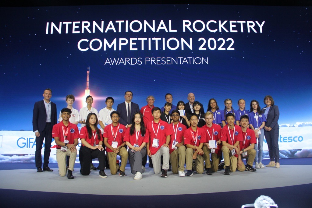 LaunchWithARC's tweet photo. Congratulations Newport Rocketry on placing 2nd at the International Rocketry Challenge at @FIAFarnborough! Team USA finished behind Japan, with France in 3rd &amp; the UK in 4th. We're so proud of our Newport team! Congrats to all international rocketeers! 🚀
https://t.co/wGwd5zXIVu https://t.co/iY4Tk3pPk7