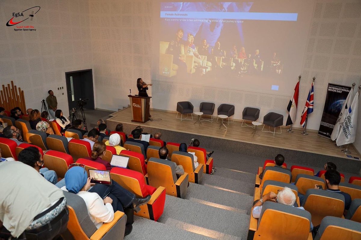 لأول مرة في مصر تستضيف وكالة الفضاء المصرية حدث “يوم القمر العالمي” بالتعاون مع جامعة هارتفوردشير الإنجليزية بالعاصمة الإدارية الجديدة 
لقراءة الخبر كامل 
facebook.com/10005956303098…

<a href="/IntlMoonDay/">International Moon Day</a>
#IMD2022 #moonday