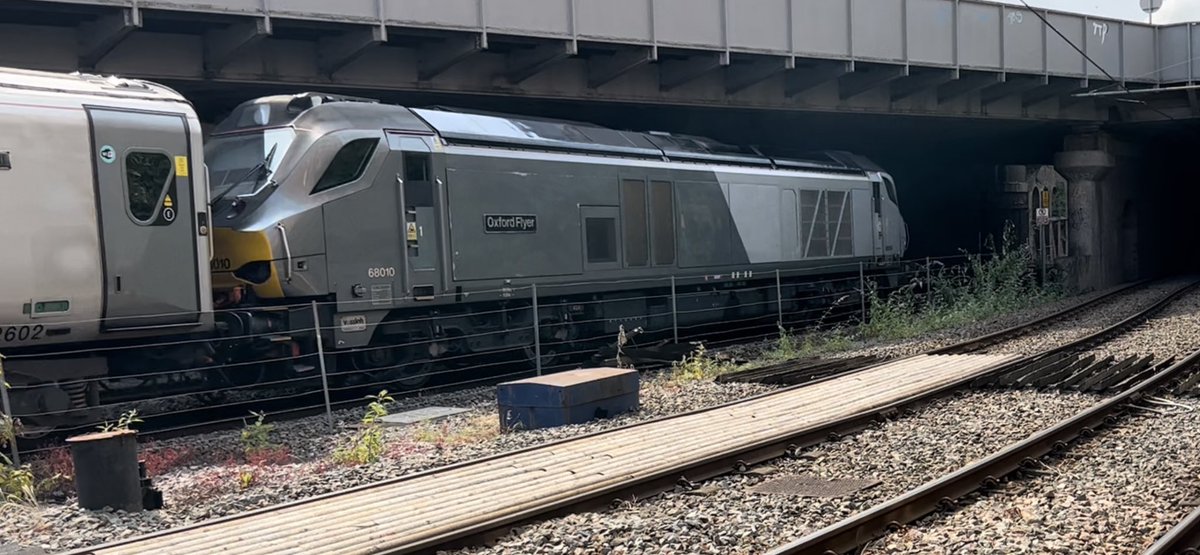 PlatformEdge1's tweet image. Here is 82305 with 68010 passing St Paul’s tram stop #Class68 #Class82