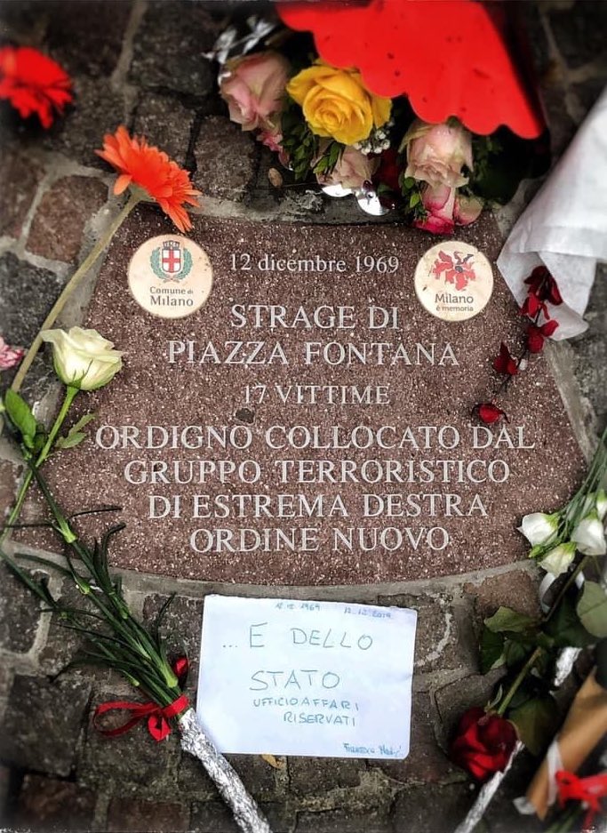 Max_Mainardi's tweet photo. Potete usare tutti i pennarelli che volete, pezzi demmerda, ma la verità non la potete cancellare:
#PiazzaFontana strage di Stato, #Valpreda innocente, #Pinelli assassinato.
E domenica alle 10:00 si rimette a posto, ancora una volta. https://t.co/Ki5MCSrlTF