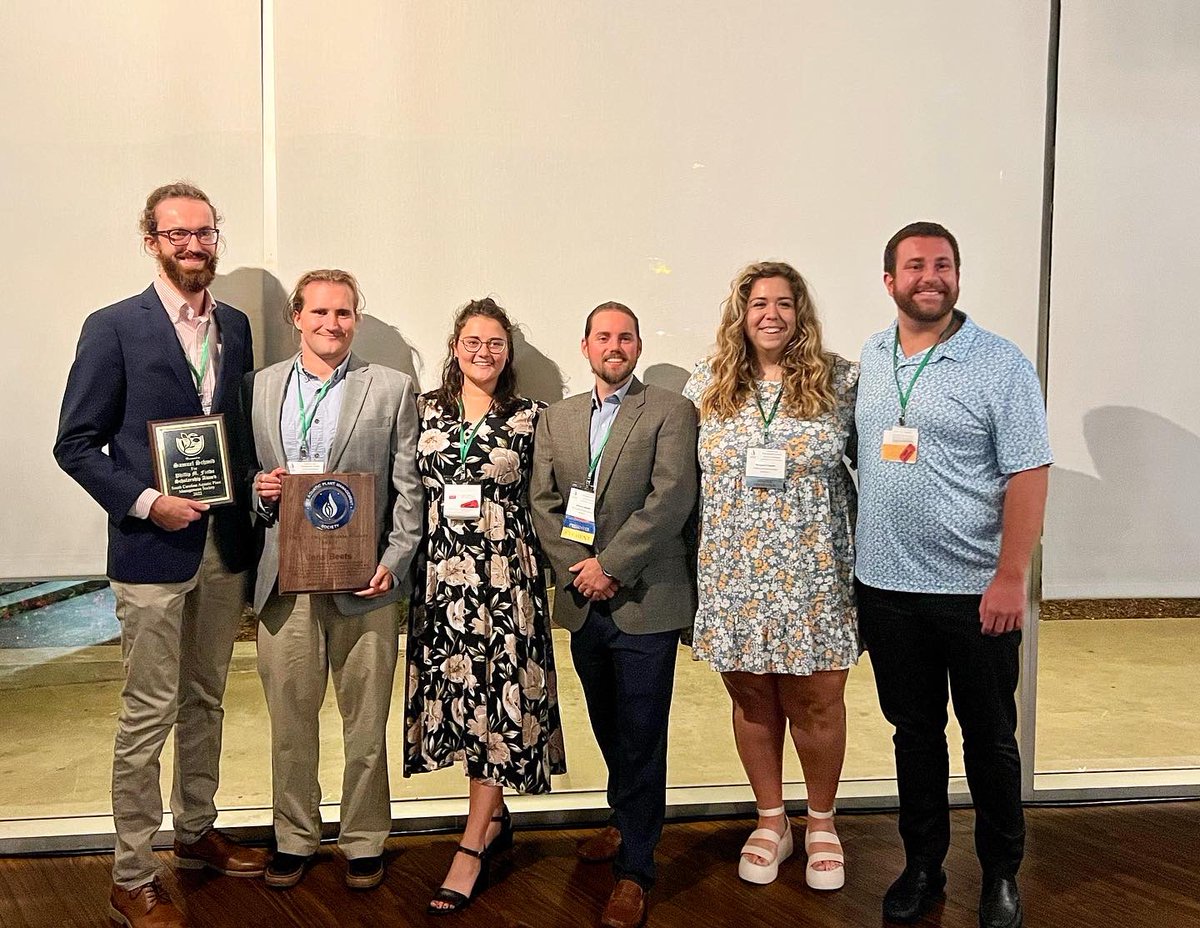 margaretcars0n's tweet photo. Had such a great week attending my first @APMSociety meeting and presenting our @OHHC2I_UofSC research on Lyngbya (Microseira) wollei 👩🏽🔬💧
I’m was honored to be awarded 3rd place in the poster competition 🤗 Lots of excellent research shared this week! #APMS22 #WomeninAquatics https://t.co/yd3lQsMPDP