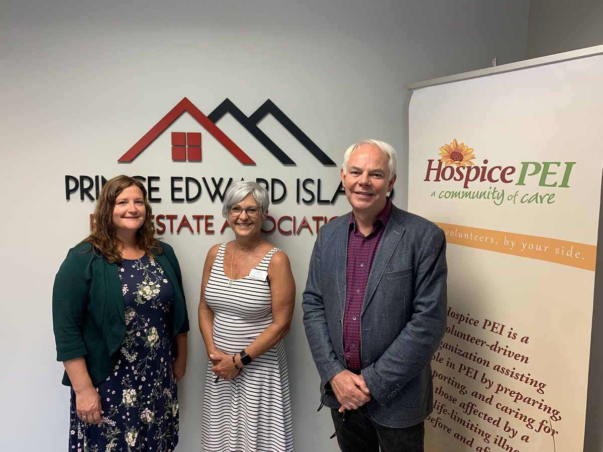It was great to join @karlabernardmla and Peggy from the PEI Real Estate Association at their BBQ fundraiser for <a href="/HospicePEI/">Hospice PEI</a> #peipoli