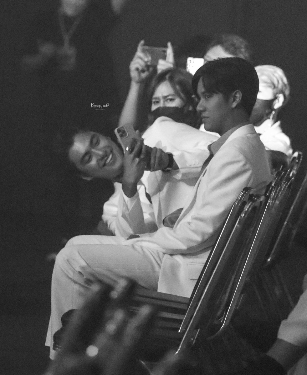 jikook4pran's tweet photo. thats ohms baby :((((( and he always looks at him w so much of love https://t.co/gkc6q55lQ6