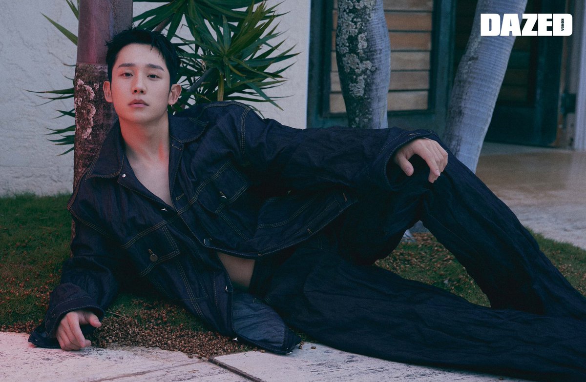 더 많은 화보와 기사는 <데이즈드> 6월호에서 만나볼 수 있습니다. 

#정해인 #Junghaein #DAZED