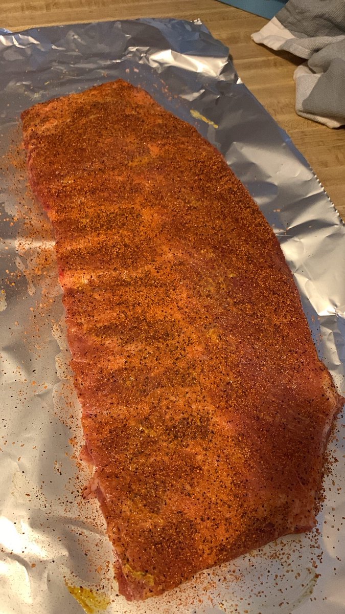 coachsosa05's tweet photo. Got the spare ribs seasoned up. #Sosapitcrew https://t.co/AONyOHOYkI