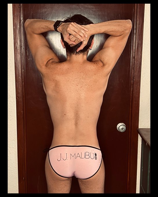2 pic. ??? 
#jjmalibu https://t.co/fVFODIKM3M