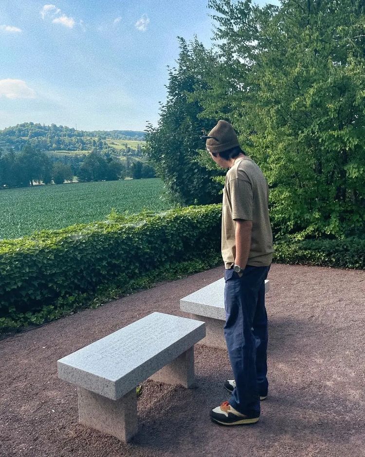 Like and Comment at the fondationbeyeler Instagram!

🖇️ instagram.com/p/CgUbQQgIG-N/…

#RM #김남준 @BTS_twt