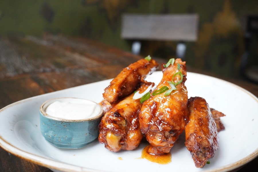 Get MAD Happy tonight from 4-6pm! 1/2 off our 24 hour marinated jumbo chicken wings with tangy buffalo or honey bourbon bbq sauce. Link up top for all the other happy madness! 🍗🤤 Reservations: tinyurl.com/MADDining