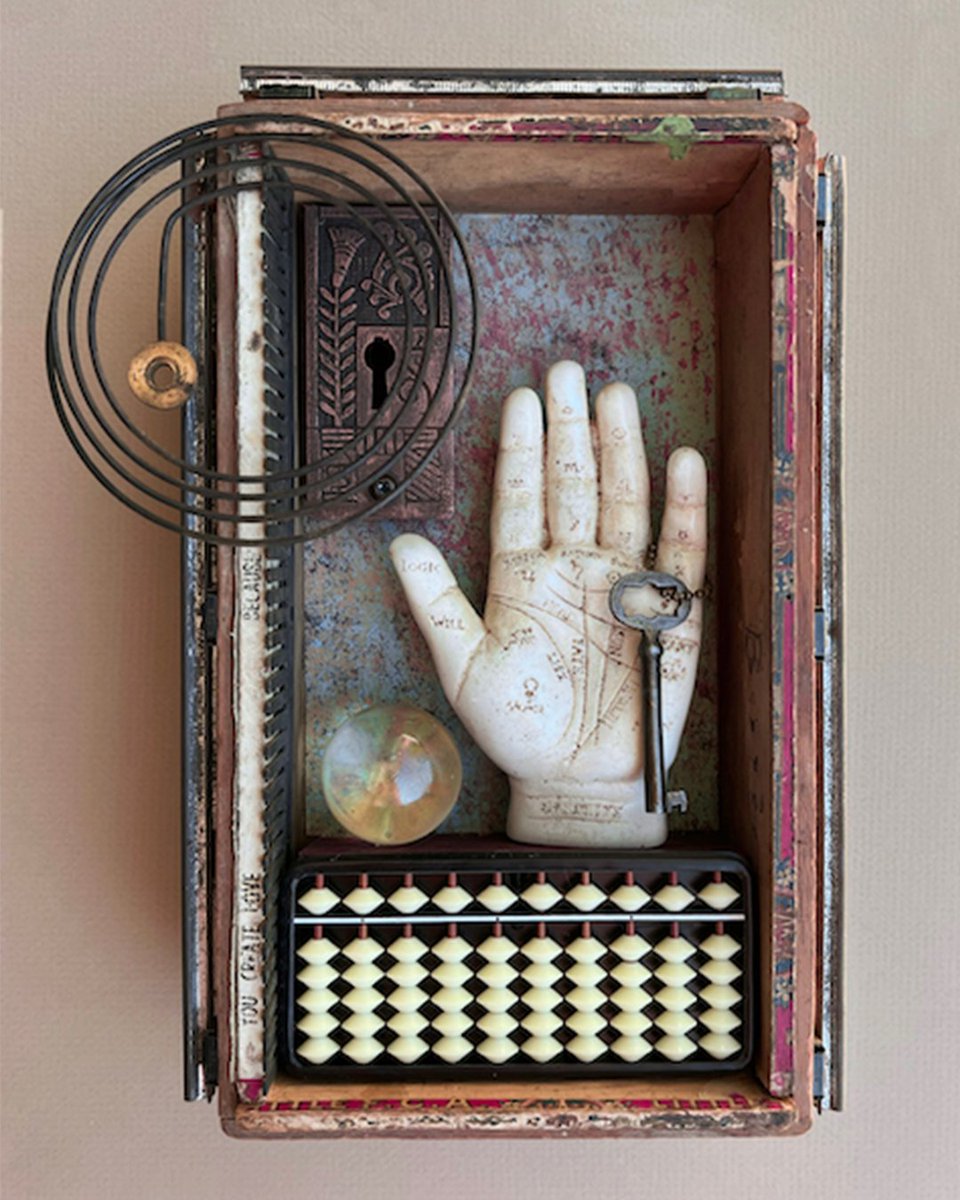 ValkarieGallery's tweet photo. Tonight, we have a wonderful summer exhibition of artworks in our gallery. 
REIMAGININGS by Claudia Roulier and Michelle Lamb is now open in our main gallery. 

#friday #coloredpencil #coloredpencilart #denverart #wood #art  #assemblagesculpture #junkpunk  #painting #map https://t.co/LZr0CLZd0m